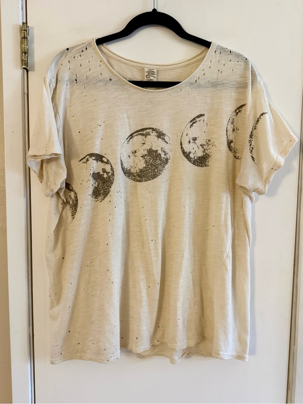 Magnolia Pearl Phases of Moon Tee - Picture 2 of 10
